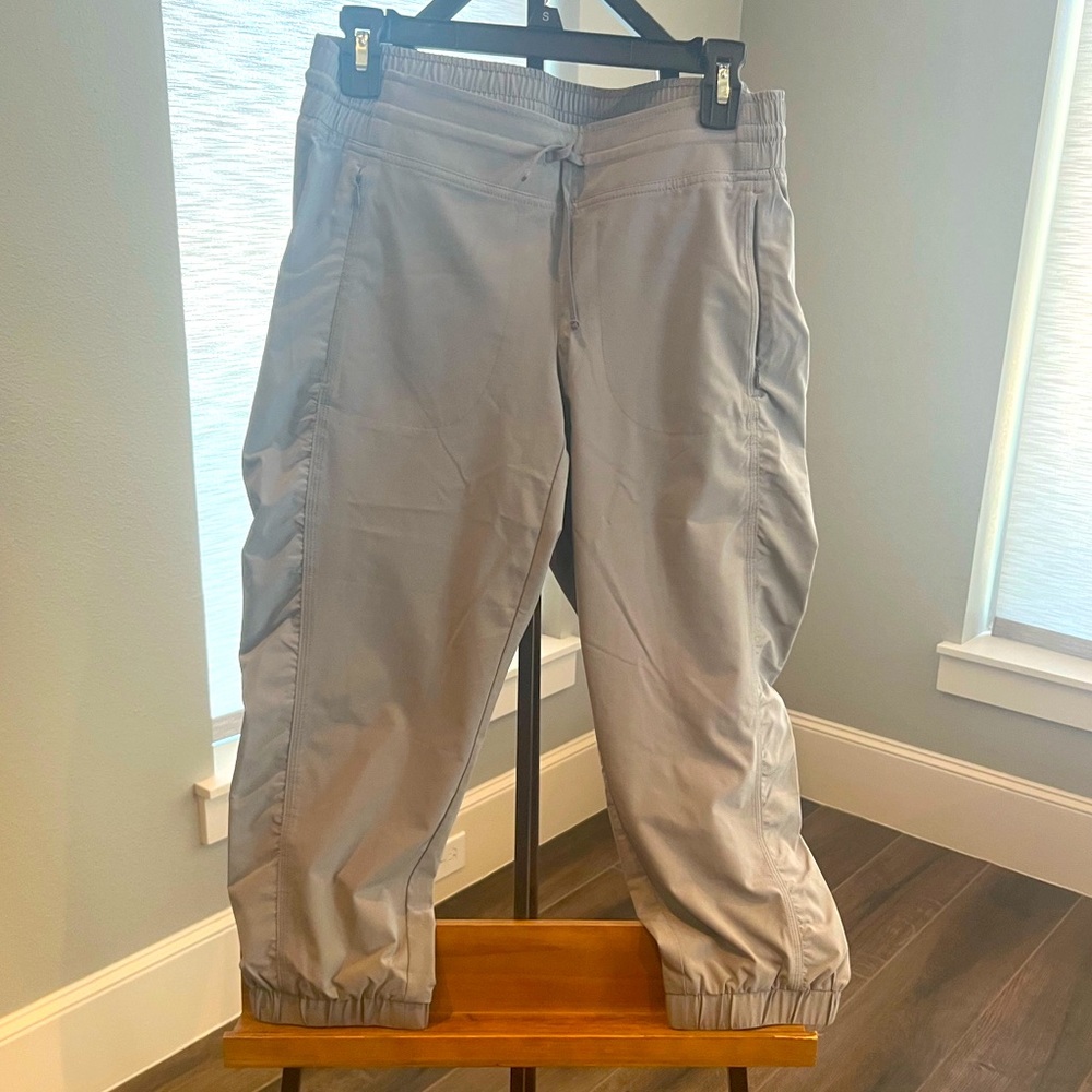 Athleta thin cropped pants